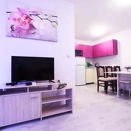 Apartament Modern Delux In Flowers&pool Private Complex *