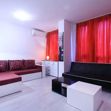 Modern Delux In Flowers&pool Private Complex Apartament