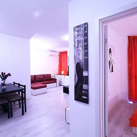 Apartament Modern Delux In Flowers&pool Private Complex *